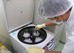 一次ガウニングを着用しての作業